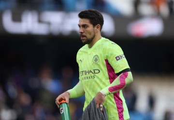 合同今夏到期，记者：勒沃库森有意曼城33岁门将奥尔特加