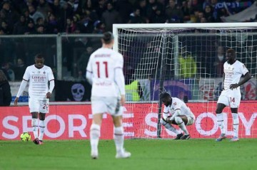 体育赛事-【意甲】特奥补时破门挽尊，米兰客场1比2佛罗伦萨